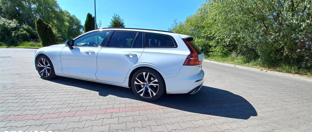 Volvo V60 cena 92000 przebieg: 237000, rok produkcji 2019 z Skierniewice małe 37